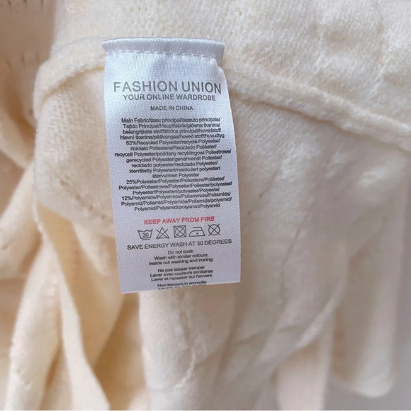 NWT Asos Fashion Union Women’s Cream Scallop Edge Pointelle Sweater Bell Sleeves - Picture 5 of 6